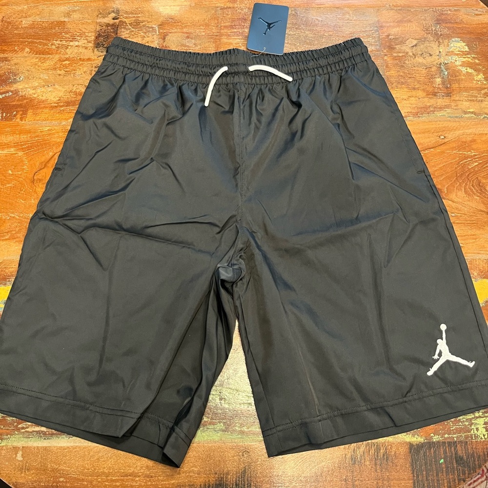 NWT Air Jordan Boys Play Shorts